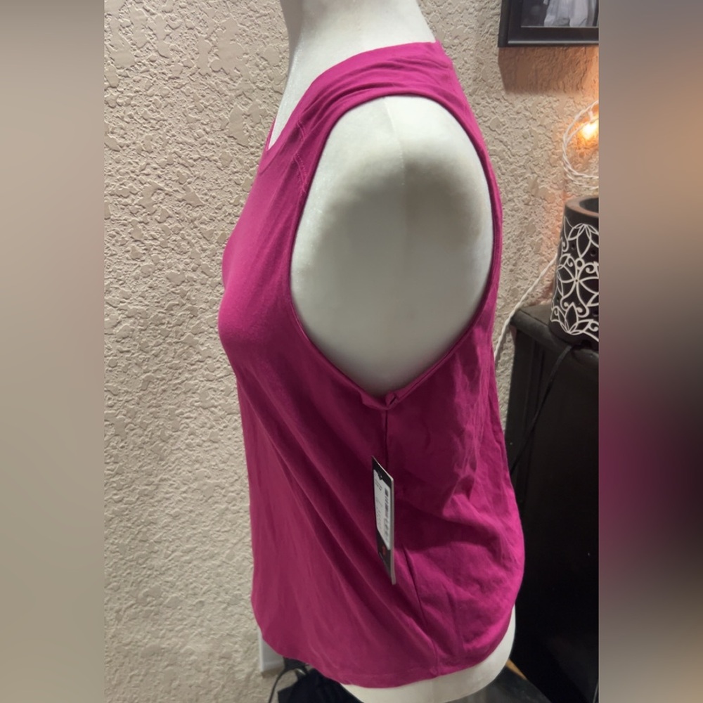 Peloton Studio Scoop Tank Size S NWT Pink Workout Top - Picture 2 of 4